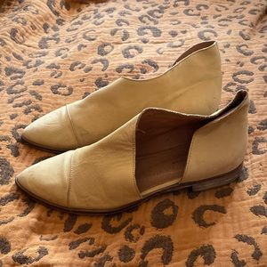 Free People Royale Flat in Natural 11 (41)